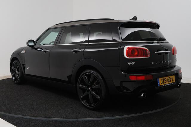 Mini COOPER CLUBMAN 2.0 S Chili Serious Business (PANORAMADAK, HARMAN/KARDON, STOELVERWARMING, NAVIGATIE, CARPLAY, HEAD-UP DISPLAY)