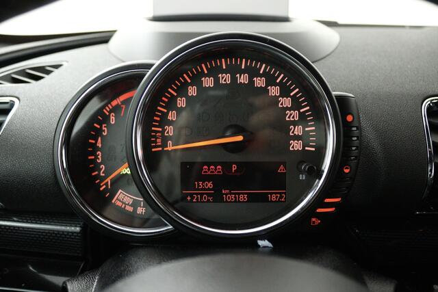 Mini COOPER CLUBMAN 2.0 S Chili Serious Business (PANORAMADAK, HARMAN/KARDON, STOELVERWARMING, NAVIGATIE, CARPLAY, HEAD-UP DISPLAY)