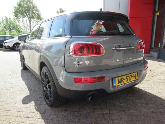 Mini COOPER CLUBMAN 1.5 Business | Clima-Airco | Cruise control | Stoelverwarming | 6-Bak | Navigatie | Parkeersensoren |