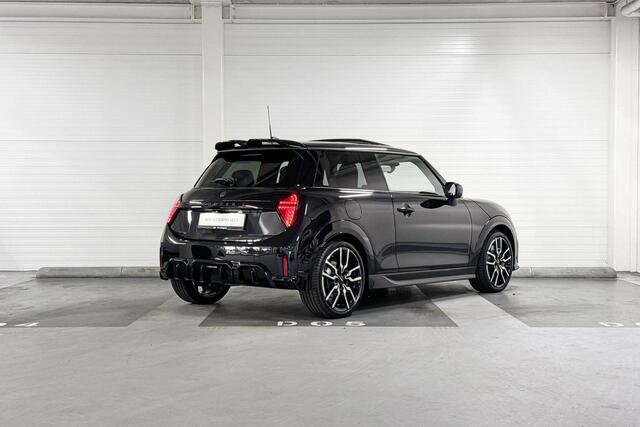 Mini COOPER S | John Cooper Works Trim | Pakket XL | 18" John Cooper Works Lap Spoke two-tone