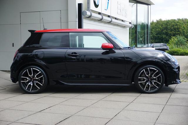 Mini COOPER S Mini 2.0 John Cooper Works Pakket XL | Panorama Dak | Harman Kardon | Massagestoel | Stuurwielverwarming | 18" | 360 graden camera |