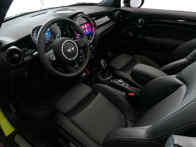 Mini COOPER S Mini Cabrio 2.0 180PK ESSENTIAL BLACK PACK LEER CARPLAY LED STOELVERW. 09/2023