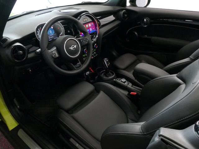 Mini COOPER S Mini Cabrio 2.0 180PK ESSENTIAL BLACK PACK LEER CARPLAY LED STOELVERW. 09/2023