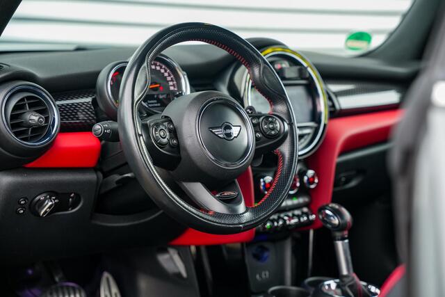 Mini COOPER S Cabrio 2.0 Chili JCW Xenon Leer Alcantara Navigatie Cruise PDC Stoelverw.