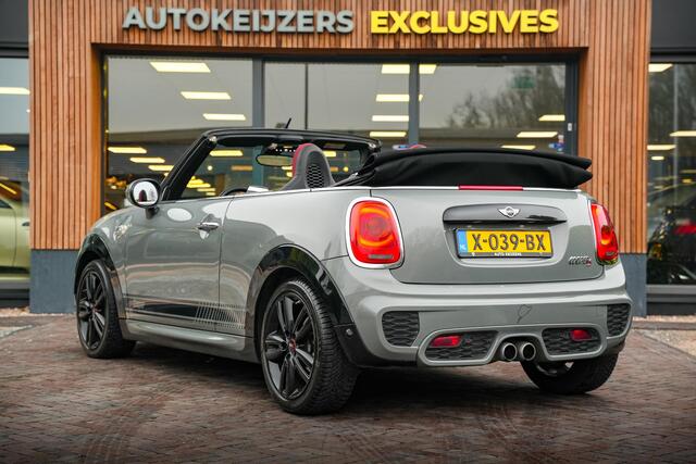 Mini COOPER S Cabrio 2.0 Chili JCW Xenon Leer Alcantara Navigatie Cruise PDC Stoelverw.