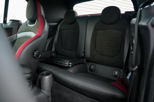 Mini COOPER S Cabrio 2.0 Chili JCW Xenon Leer Alcantara Navigatie Cruise PDC Stoelverw.