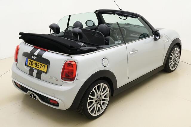 Mini COOPER S Mini Cabrio 2.0 Chili Serious Business Cabriolet Automaat | Navigatie | Climate control | Stoelverwarming | Keyless start | Lederen bekleding | Lichtmetalen velgen