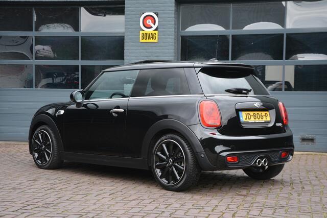 Mini COOPER S Mini 2.0 Chili Serious Business Automaat