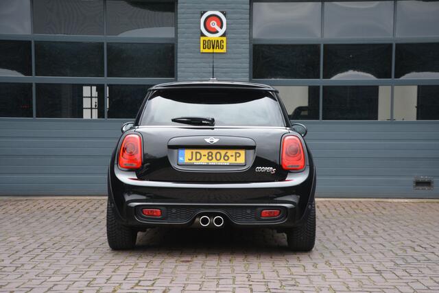 Mini COOPER S Mini 2.0 Chili Serious Business Automaat
