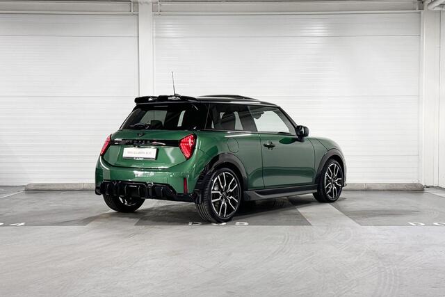 Mini COOPER S | John Cooper Works Uitvoering | Pakket XL |18" John Cooper Works Lap Spoke two-tone