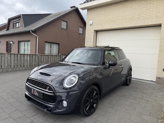 Mini COOPER S Mini 2.0 192pk Chili Panoramadak Carplay Sportstoelen Led Navi 17" Pdc