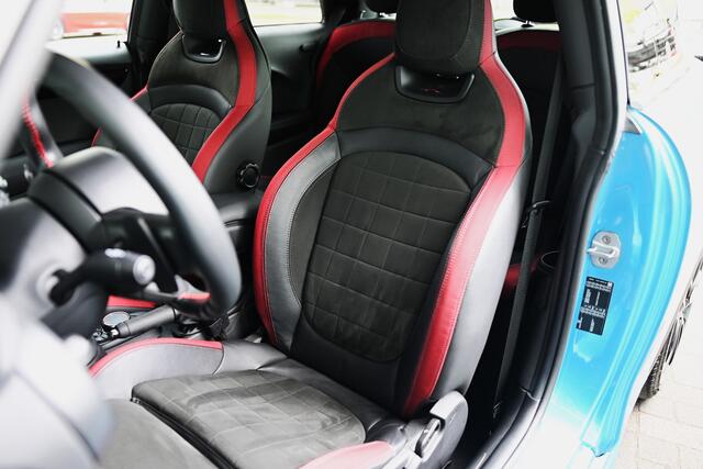 Mini COOPER S Hatchback Automaat / LED / JCW Sportstoelen / Head-Up / Apple CarPlay / Stoelverwarming / Cruise Control