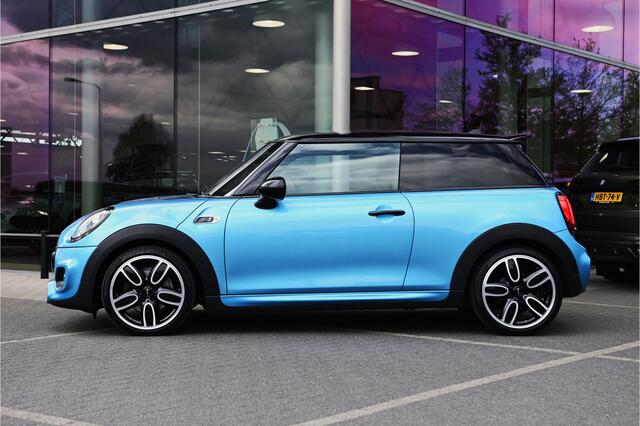 Mini COOPER S Hatchback Automaat / LED / JCW Sportstoelen / Head-Up / Apple CarPlay / Stoelverwarming / Cruise Control