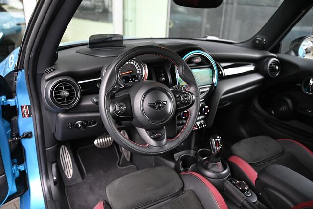 Mini COOPER S Hatchback Automaat / LED / JCW Sportstoelen / Head-Up / Apple CarPlay / Stoelverwarming / Cruise Control