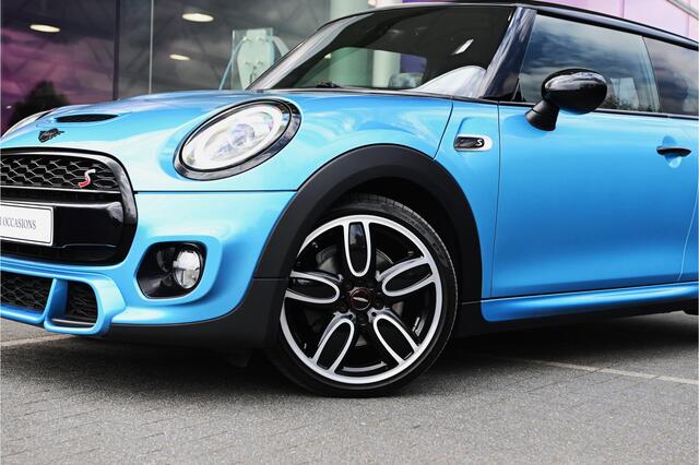 Mini COOPER S Hatchback Automaat / LED / JCW Sportstoelen / Head-Up / Apple CarPlay / Stoelverwarming / Cruise Control