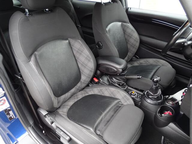 Mini COOPER S Mini 2.0 Chili Serious Business 6-Bak, Leder Sport Interieur, Xenon/Led, Navigatie, Multimedia, Airco/ECC, Cruisecontrol, Parkeersensoren, LM-velgen