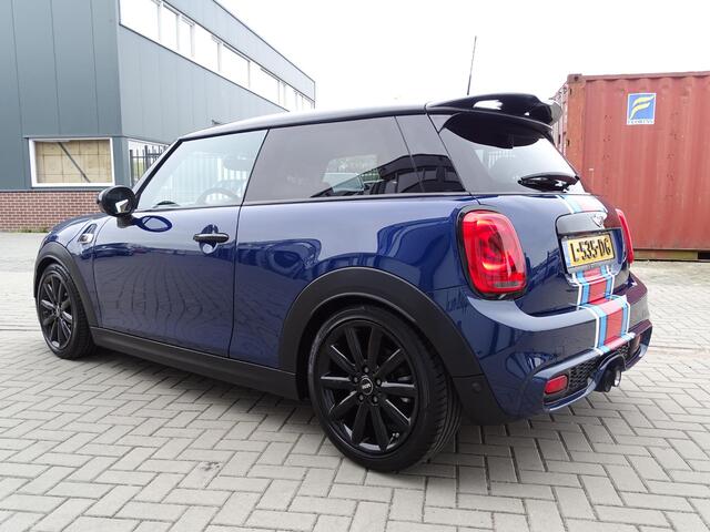 Mini COOPER S Mini 2.0 Chili Serious Business 6-Bak, Leder Sport Interieur, Xenon/Led, Navigatie, Multimedia, Airco/ECC, Cruisecontrol, Parkeersensoren, LM-velgen