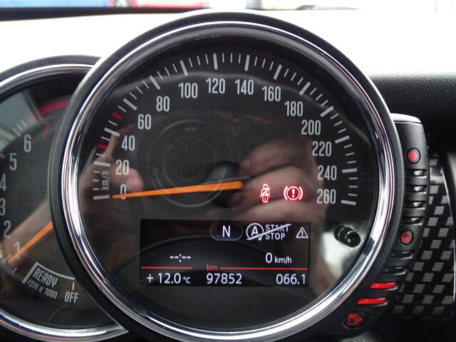 Mini COOPER S Mini 2.0 Chili Serious Business 6-Bak, Leder Sport Interieur, Xenon/Led, Navigatie, Multimedia, Airco/ECC, Cruisecontrol, Parkeersensoren, LM-velgen