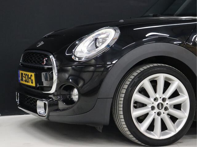 Mini COOPER S Mini 2.0 Chili Serious Business [HARMAN/KARDON, SFEERVERLICHTING, VOL LEDER, STOELVERWARMING, PDC ACHTER, BLUETOOTH, NAVI, CRUISE, NIEUWSTAAT]