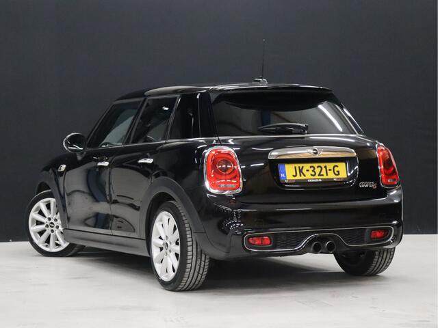 Mini COOPER S Mini 2.0 Chili Serious Business [HARMAN/KARDON, SFEERVERLICHTING, VOL LEDER, STOELVERWARMING, PDC ACHTER, BLUETOOTH, NAVI, CRUISE, NIEUWSTAAT]