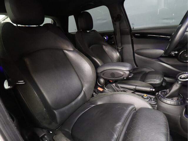 Mini COOPER S Mini 2.0 Chili Serious Business [HARMAN/KARDON, SFEERVERLICHTING, VOL LEDER, STOELVERWARMING, PDC ACHTER, BLUETOOTH, NAVI, CRUISE, NIEUWSTAAT]