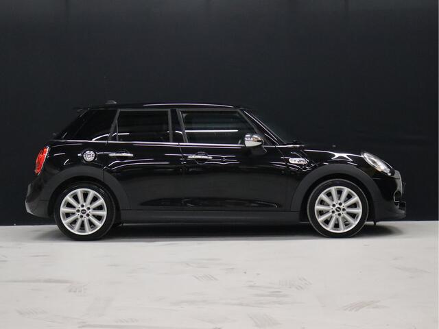 Mini COOPER S Mini 2.0 Chili Serious Business [HARMAN/KARDON, SFEERVERLICHTING, VOL LEDER, STOELVERWARMING, PDC ACHTER, BLUETOOTH, NAVI, CRUISE, NIEUWSTAAT]