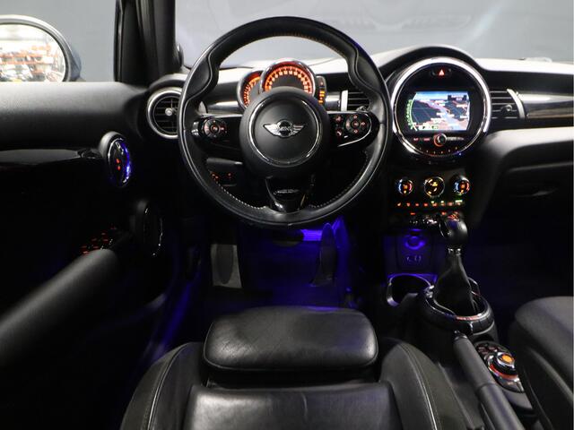 Mini COOPER S Mini 2.0 Chili Serious Business [HARMAN/KARDON, SFEERVERLICHTING, VOL LEDER, STOELVERWARMING, PDC ACHTER, BLUETOOTH, NAVI, CRUISE, NIEUWSTAAT]