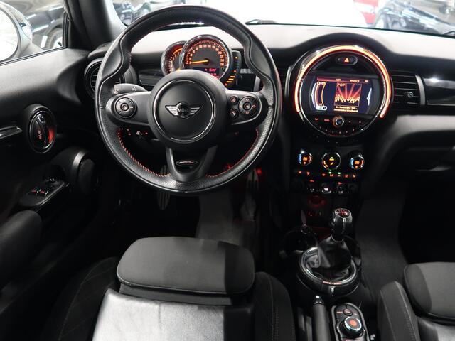 Mini COOPER S Mini 2.0 JCW pakket 2e Eigenaar Zeer nette staat Sportstoelen Dealer onderhouden Extra getint glas Stoelverwarming Bonnet stripes John Cooper Works pakket