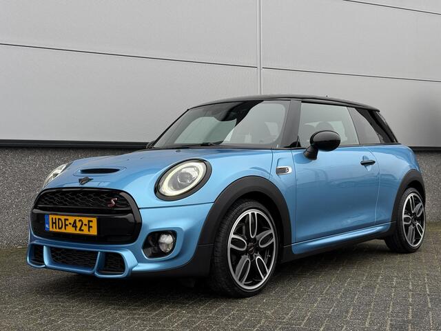 Mini COOPER S 2.0 Cooper S Chili Mini JCW Automaat | HarmanKardon | Black Trim | JCW Schaalstoelen | John Cooper Works | Groot Navi | Elek Spiegels | Parkeensensoren | Stoelverwarming | Sfeerverlichting | Dealer Onderhouden