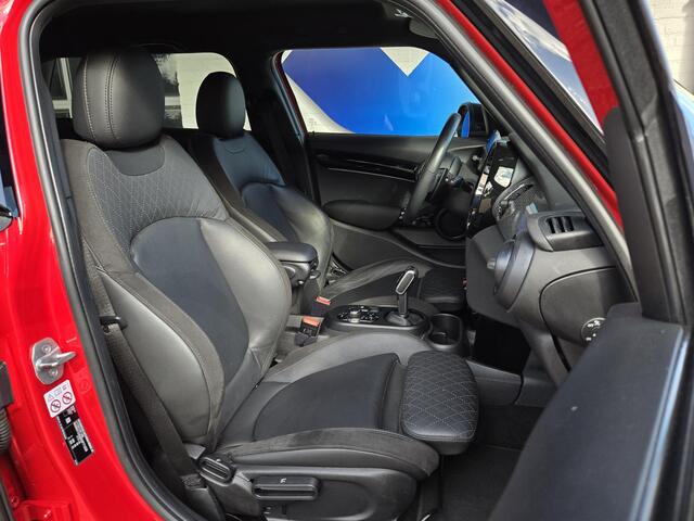 Mini COOPER S Mini 2.0 John Cooper Works | ADAPTIVE CRUISE | HEAD UP | KEYLESS | CAMERA | ADAPTIEF ONDERSTEL |