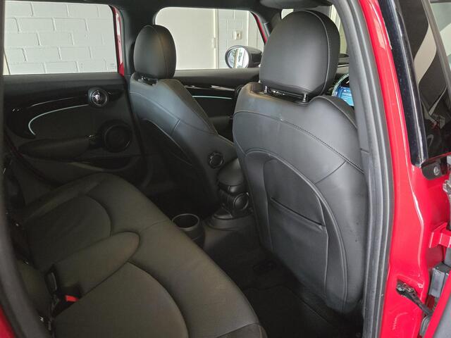Mini COOPER S Mini 2.0 John Cooper Works | ADAPTIVE CRUISE | HEAD UP | KEYLESS | CAMERA | ADAPTIEF ONDERSTEL |