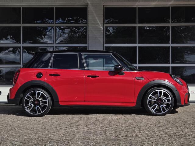 Mini COOPER S Mini 2.0 John Cooper Works | ADAPTIVE CRUISE | HEAD UP | KEYLESS | CAMERA | ADAPTIEF ONDERSTEL |