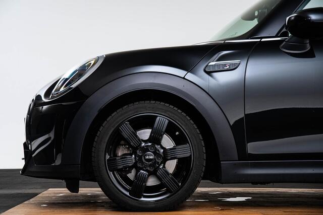 Mini COOPER S Mini Cabrio 2.0 Rockingham GT Edition Binnenlichtpakket - Elektrisch verwarmbare voorstoelen - Adaptive onderstel - Cruise Control - Stuurwielverwarming - Driving Assistant - Comfort Access -