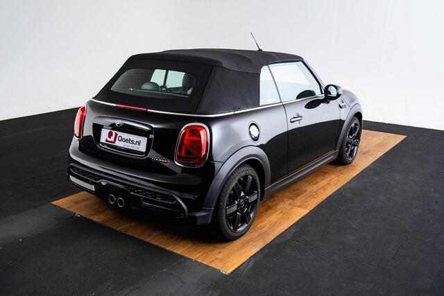Mini COOPER S Mini Cabrio 2.0 Rockingham GT Edition Binnenlichtpakket - Elektrisch verwarmbare voorstoelen - Adaptive onderstel - Cruise Control - Stuurwielverwarming - Driving Assistant - Comfort Access -