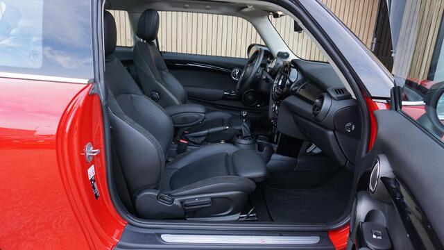 Mini COOPER S 2.0 192pk 3Drs Chili Pano.Dak H&K Leder 17inch LM LED Keyless *NL auto* 48960km!
