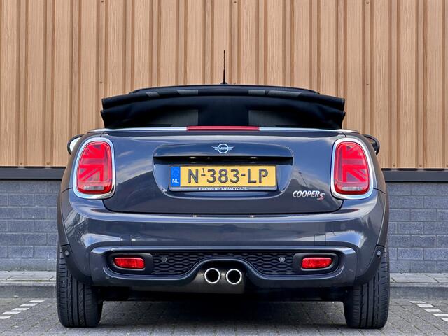 Mini COOPER S Mini Cabrio 2.0 Night Jack Edition | Achteruitrijcamera | Adaptieve Cruise Control | Apple Carplay / Android Auto | Keyless Go/Entry | Head-Up Display | Parkeersensoren | Stoelverwarming |