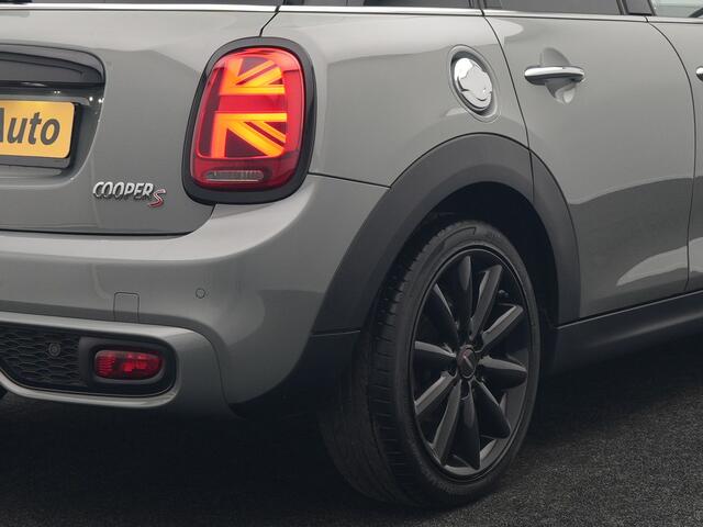 Mini COOPER S Mini 2.0 Chili 192pk 5 Deurs | Apple Carplay | Sportstoelen Verwarmd | Union Jack Achterlichten | 17"L.M | LED Koplampen | Navigatie Full Map | DAB | Cruise Control |