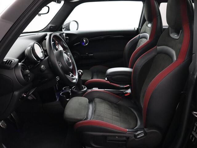 Mini COOPER S 2.0 John Cooper Works pakket! | Elektrisch Panoramadak | Carplay | Adaptief Cruise Control | LED!