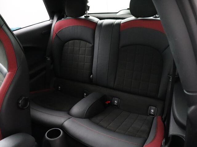 Mini COOPER S 2.0 John Cooper Works pakket! | Elektrisch Panoramadak | Carplay | Adaptief Cruise Control | LED!