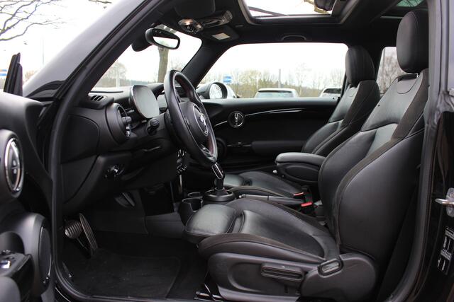 Mini COOPER S Mini 2.0 Chili / Panoramadak / Camera / Head-up / Leder / Harman Kardon / 18'' / Navigatie / Stoelverwarming / Cruise Control