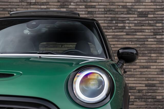 Mini COOPER S Mini 2.0 Rockingham GT Edition | Panorama | Schaalstoelen | Navi | Camera | 18"LM | NL Auto | British Racing Green