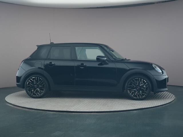 Mini COOPER S 5-deurs 2.0 Favoured M SEAF | Panoramadak | Comfort access | Harman Kardon |