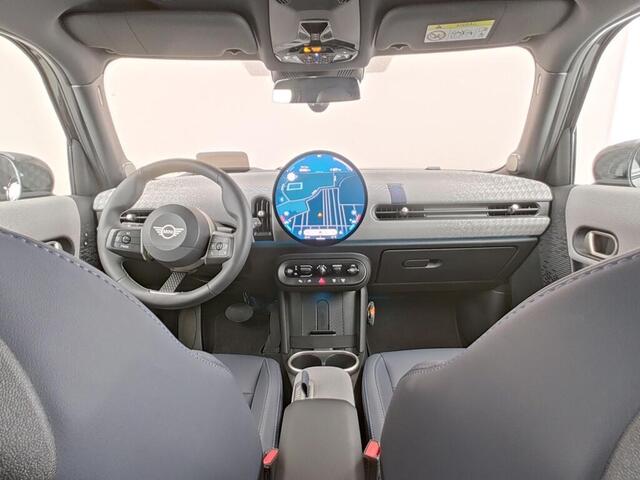 Mini COOPER S 5-deurs 2.0 Favoured M SEAF | Panoramadak | Comfort access | Harman Kardon |