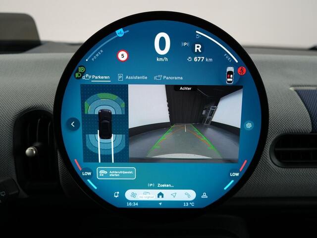 Mini COOPER S 5-deurs 2.0 Favoured M SEAF | Panoramadak | Comfort access | Harman Kardon |