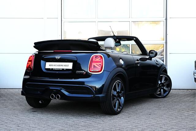 Mini COOPER S Cabrio Automaat / Sportstoelen / Comfort Access / Achteruitrijcamera / Head-Up / Stoelverwarming / Adaptieve LED / Cruise Control