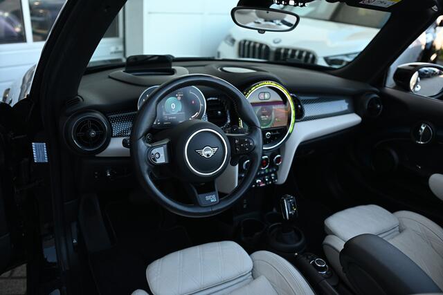 Mini COOPER S Cabrio Automaat / Sportstoelen / Comfort Access / Achteruitrijcamera / Head-Up / Stoelverwarming / Adaptieve LED / Cruise Control