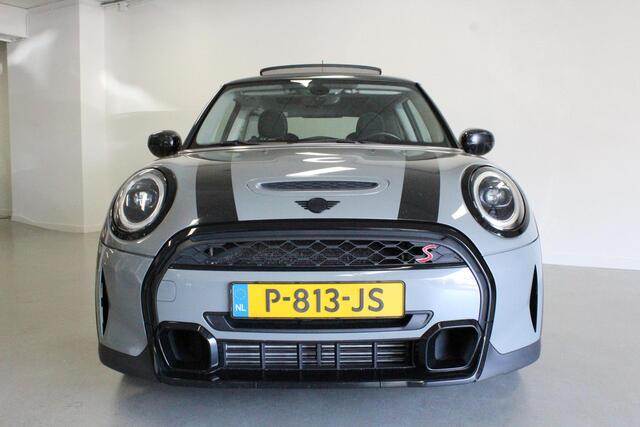 Mini COOPER S Mini 2.0 Essential | PANO-DAK! | NAVIGATIE | 16'LMV | AIRCO | 180PK | LED | CARPLAY | PDC-A |