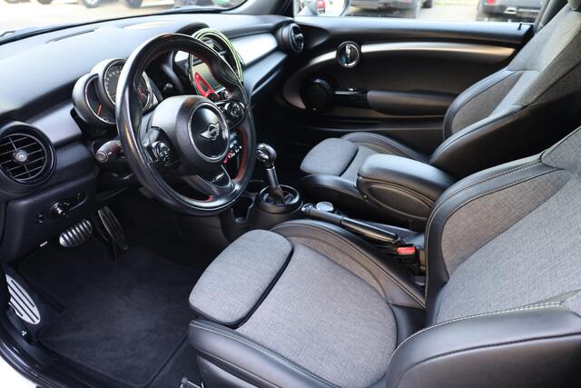 Mini COOPER S 3-Deurs 2.0 Chili LEER SFEERVERLICHTING RUIT+STOELVERWARMING UNION-JACK STUURFLIPPERS CRUISE PDC CLIMA 17"LMV DUO-TONE
