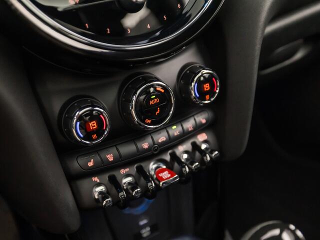 Mini COOPER S 2.0 Full Option 164Pk Automaat (PANORAMADAK, YOUNIQUE TRIM, VIRTUAL COCKPIT, APPLE CARPLAY, GROOT NAVI, CAMERA, LEDER, HARMAN/KARDON, SPORTSTOELEN, STOELVERWARMING, ADAPTIVE CRUISE, GETINT GLAS, NIEUWSTAAT)