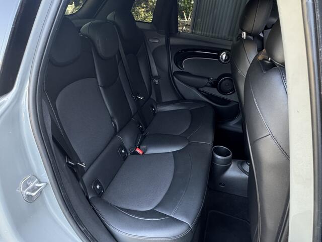 Mini COOPER S 5-Deurs 2.0 Camden Panoramadak, Sfeer